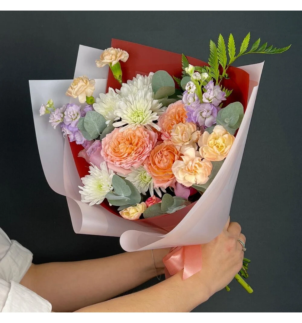 Авторский букет из розовой пионовидной Розы, Маттиолы и Папоротника