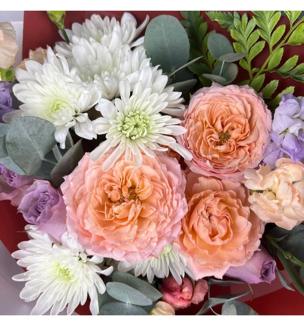 Авторский букет из розовой пионовидной Розы, Маттиолы и Папоротника